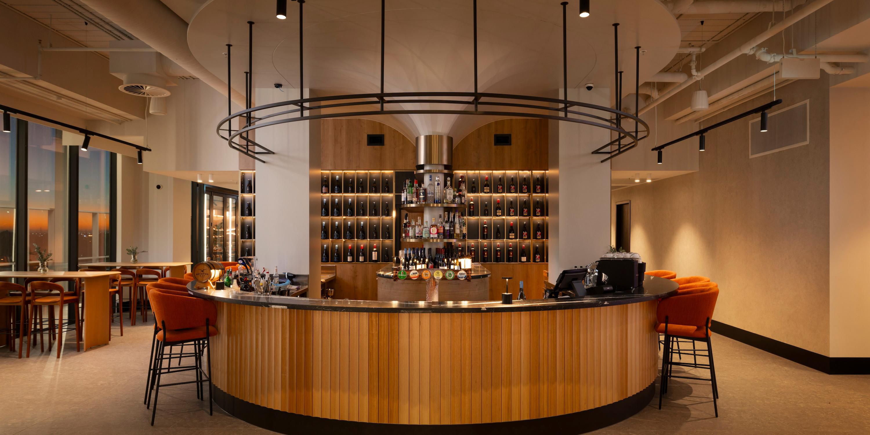 crowne-plaza-adelaide-10330969787-2x1